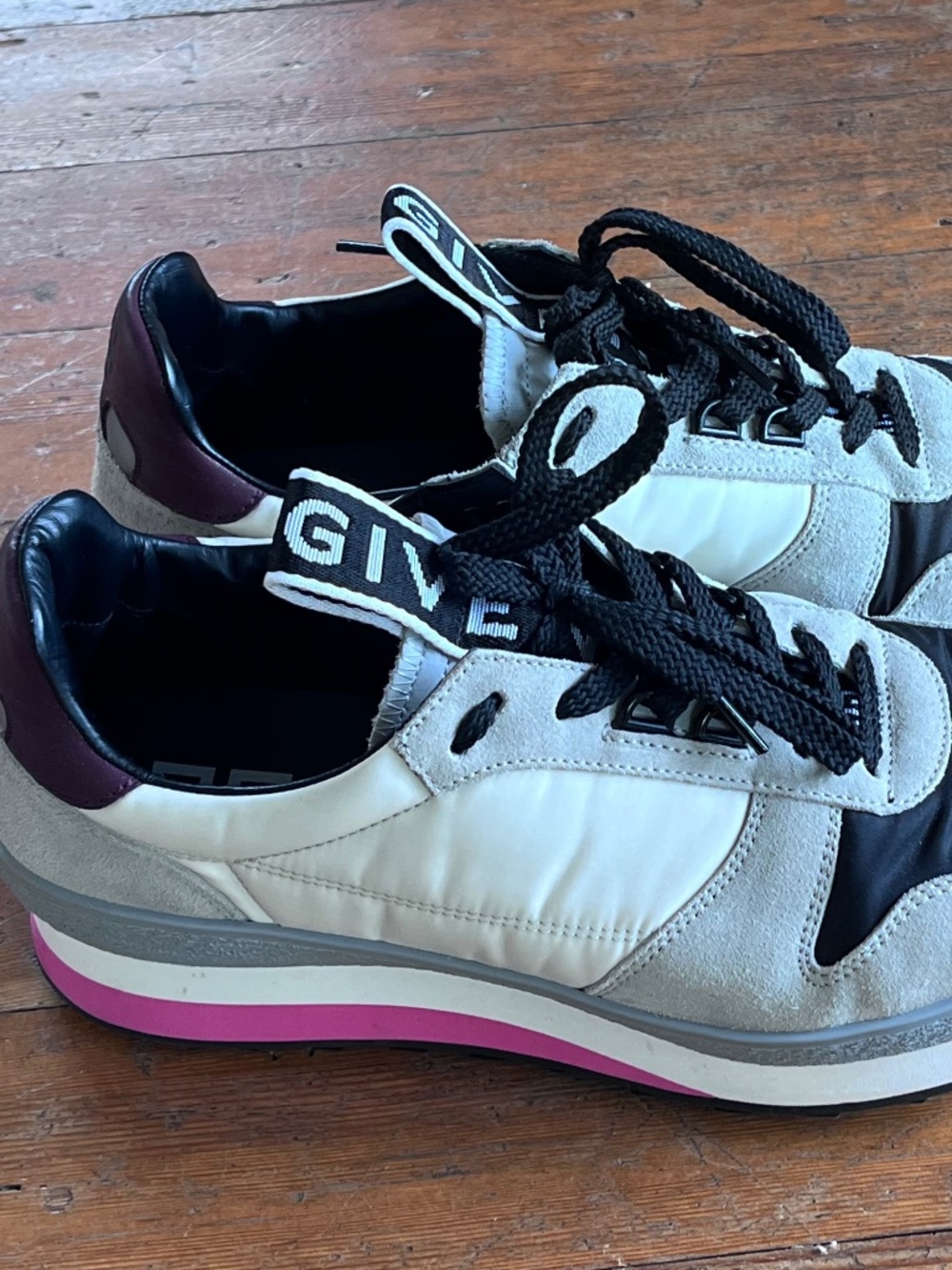GIVENCHY TR3 Runner Sneakers Sz 41 1/2